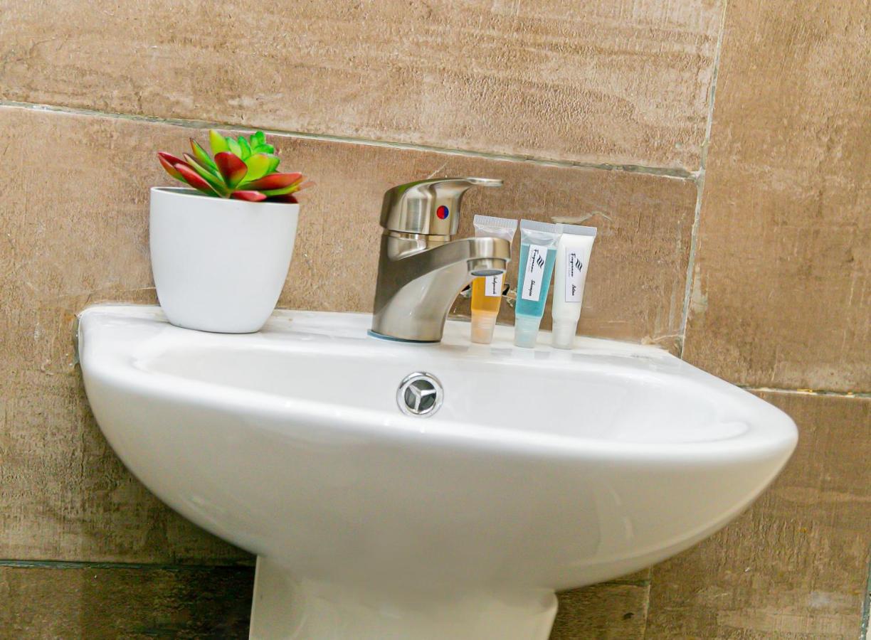 Fragrance Apartments And Suites Ибадан Екстериор снимка