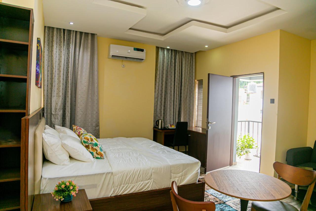 Fragrance Apartments And Suites Ибадан Екстериор снимка