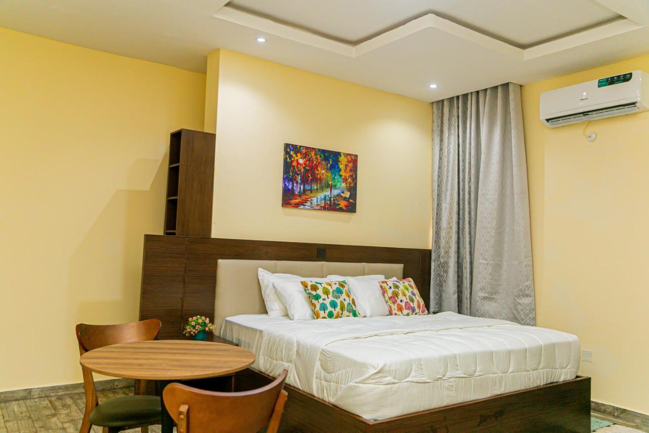 Fragrance Apartments And Suites Ибадан Екстериор снимка