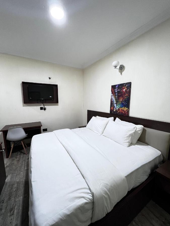 Fragrance Apartments And Suites Ибадан Екстериор снимка