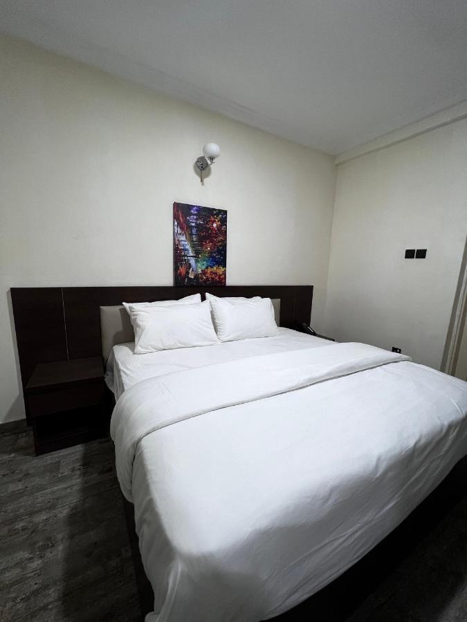Fragrance Apartments And Suites Ибадан Екстериор снимка