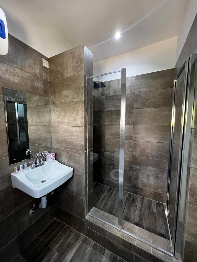 Fragrance Apartments And Suites Ибадан Екстериор снимка