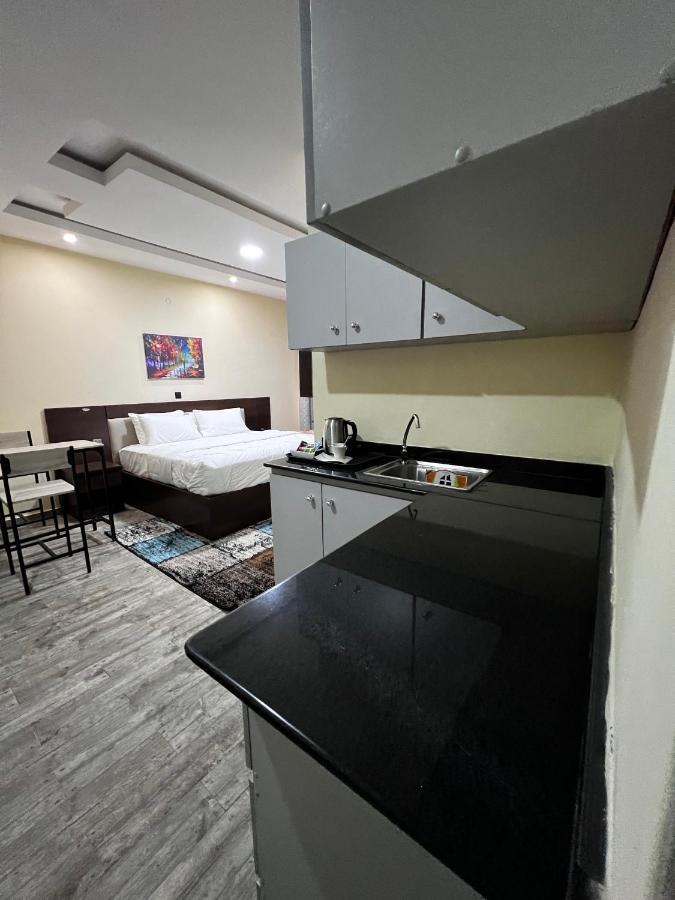 Fragrance Apartments And Suites Ибадан Екстериор снимка