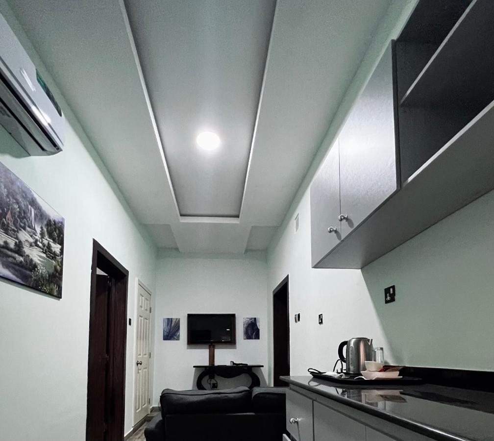 Fragrance Apartments And Suites Ибадан Екстериор снимка