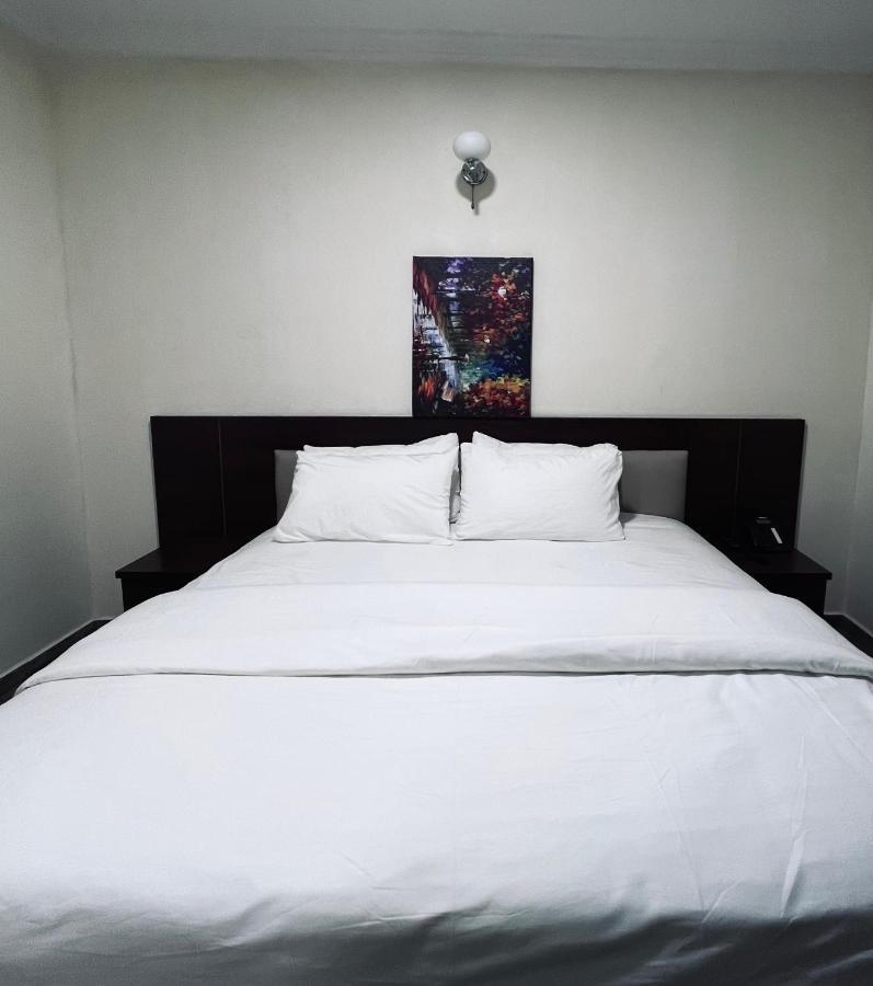 Fragrance Apartments And Suites Ибадан Екстериор снимка