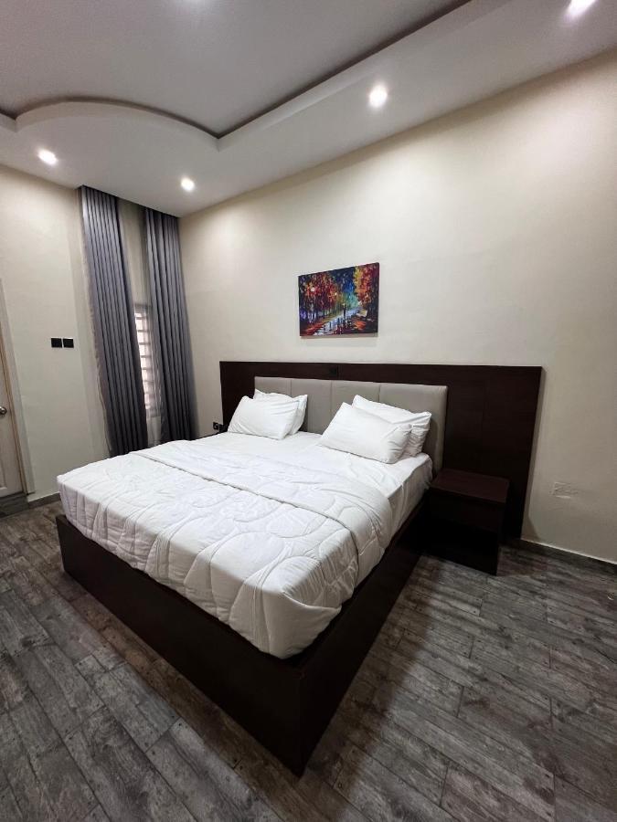 Fragrance Apartments And Suites Ибадан Екстериор снимка