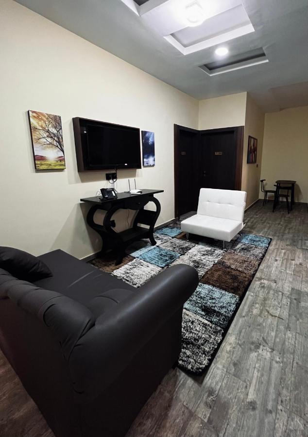 Fragrance Apartments And Suites Ибадан Екстериор снимка