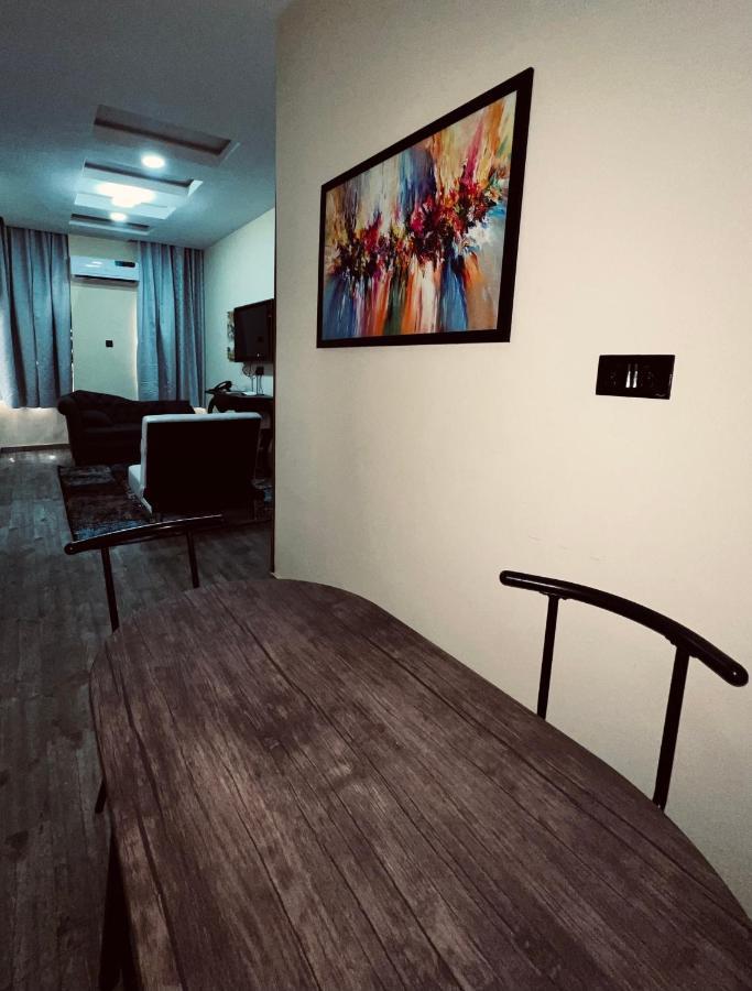 Fragrance Apartments And Suites Ибадан Екстериор снимка