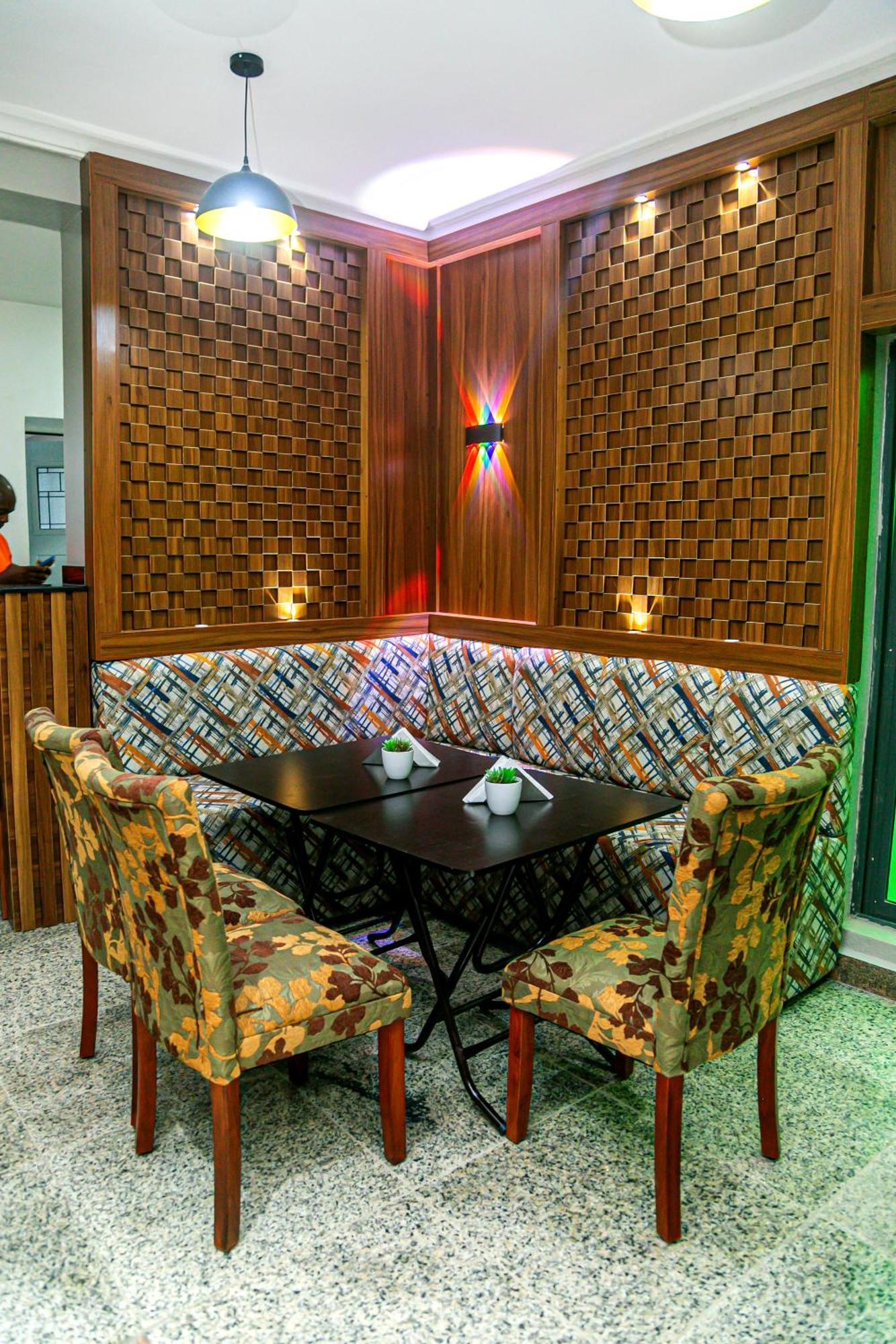 Fragrance Apartments And Suites Ибадан Екстериор снимка