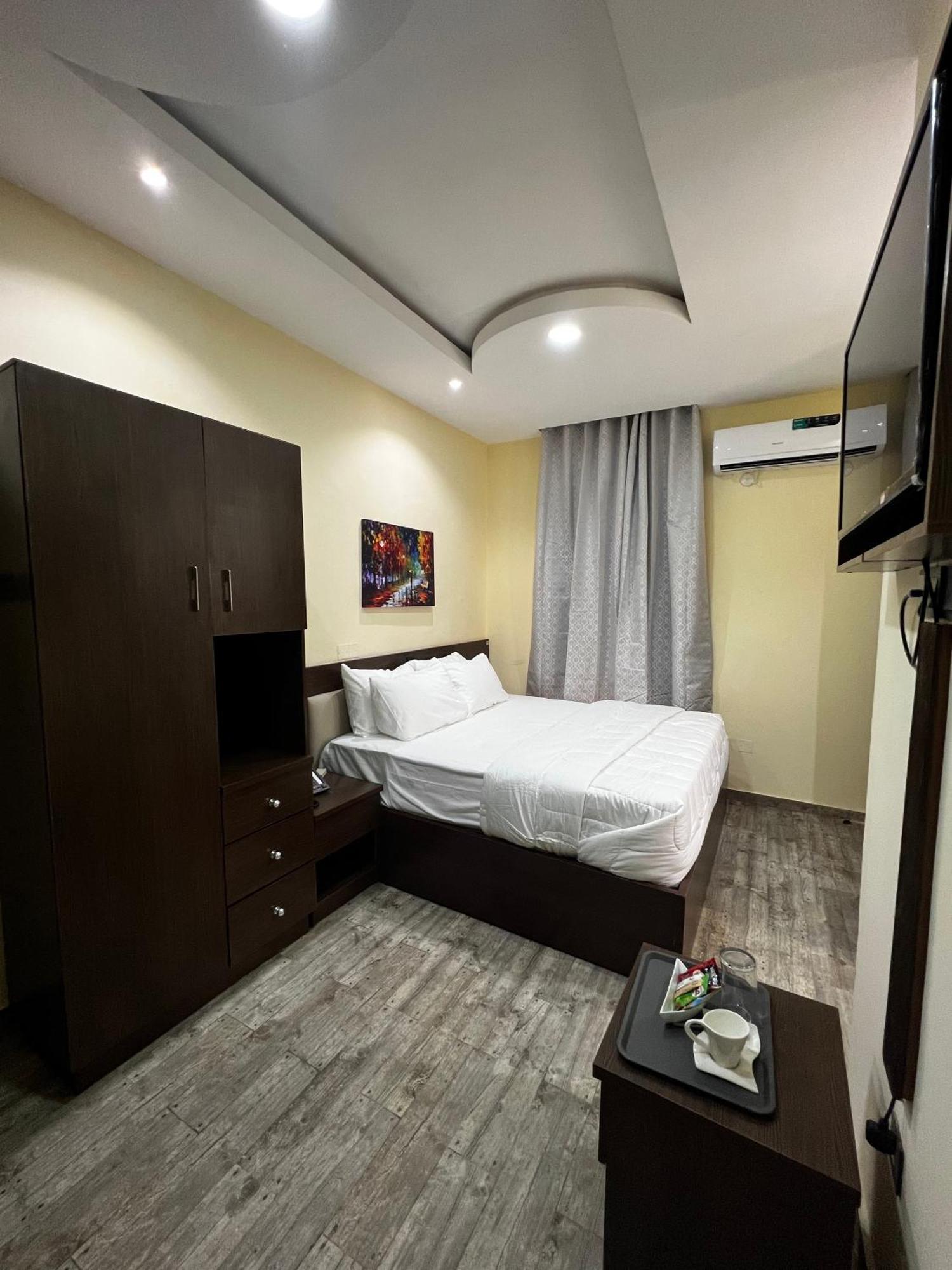 Fragrance Apartments And Suites Ибадан Екстериор снимка